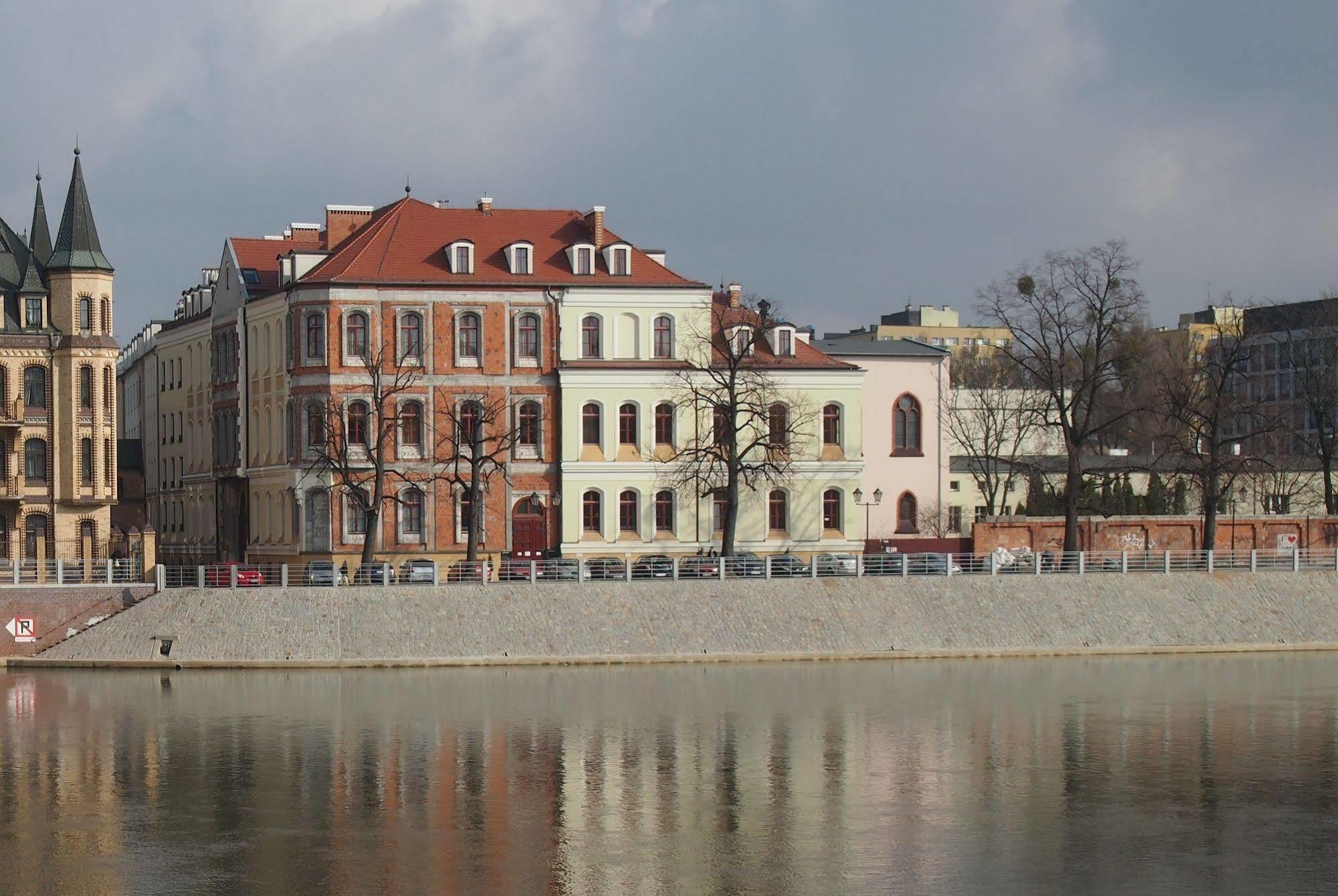 翁德酒店及商务中心 弗罗茨瓦夫 外观 照片